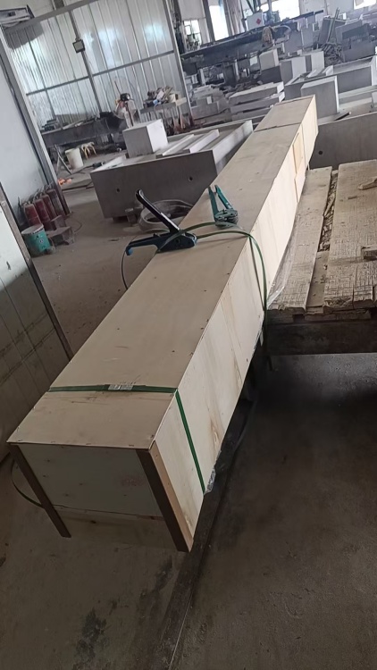 湖州老客户定做的大理石平台4000*300*300mm发货通知